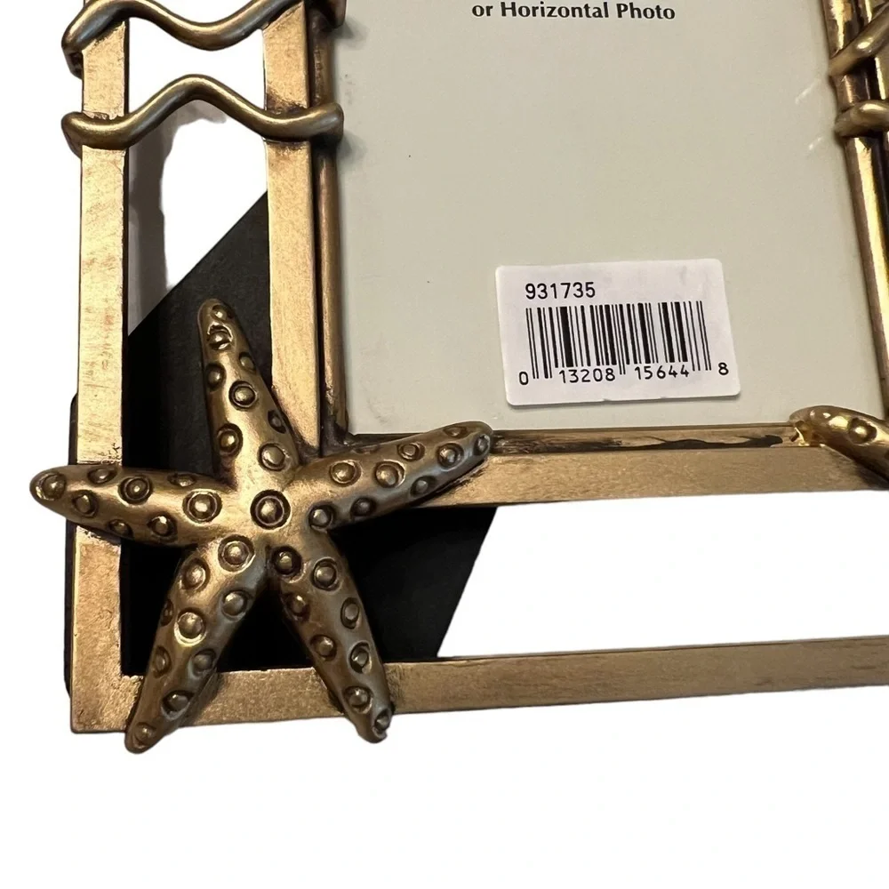 NWT Burnes of Boston Gold Finish 3.5”x5”Starfish Picture Frame, no box